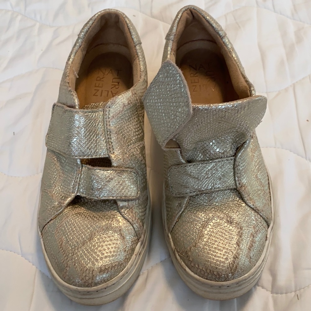 Naturalized shoes